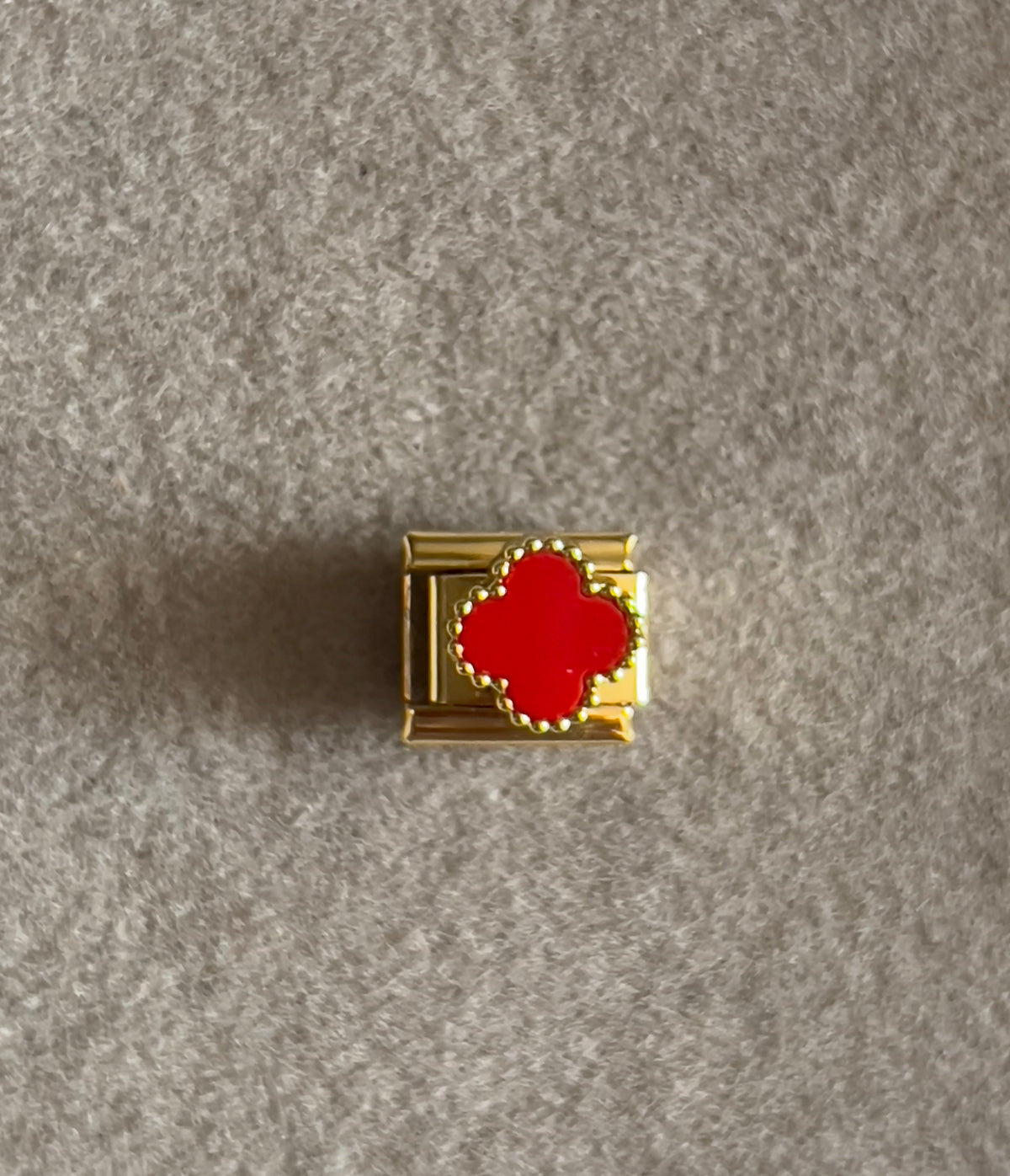 Red Vancleef charm