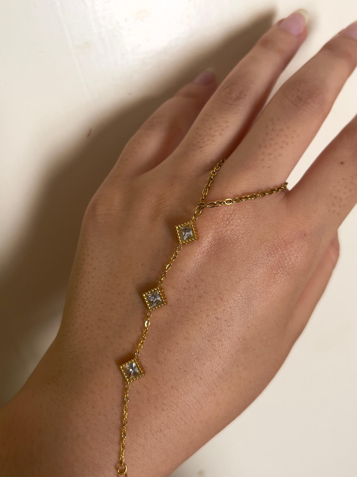3 Diamond Handchain
