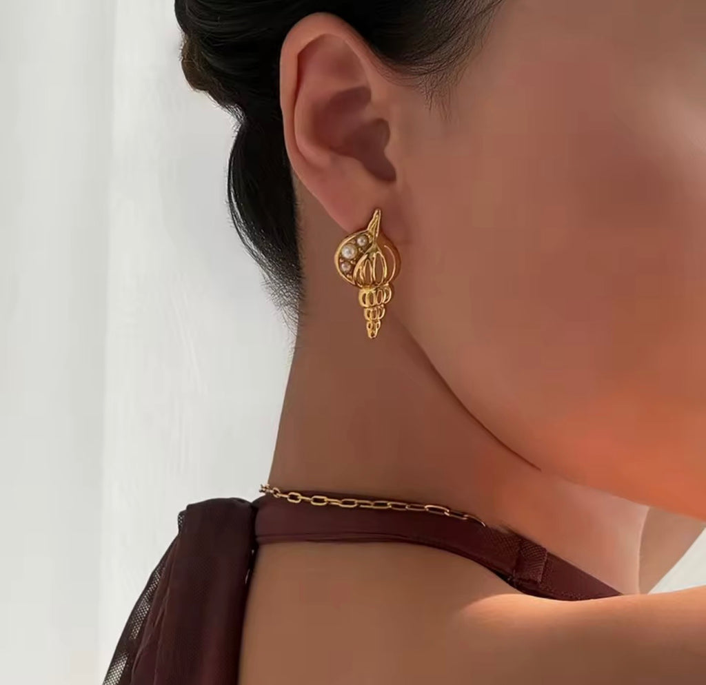 Coral shell earring