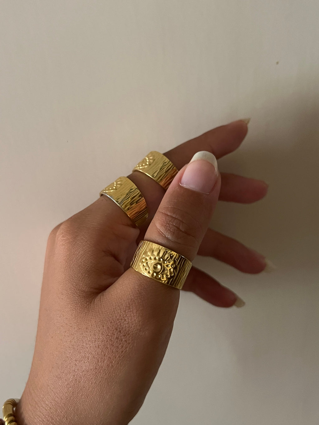 Chunky evileye ring